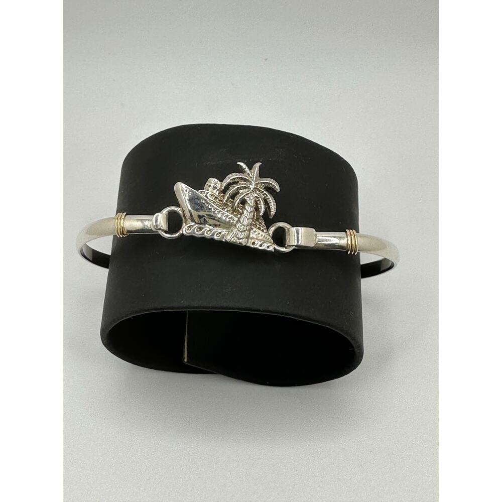 Vintage 925 Sterling Silver Nautical Bangle 
Aproximatly 3 inches